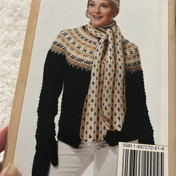 Bundle of 8 knitting books for yarn crafts - Picture 2 of 16